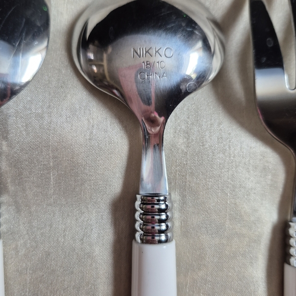 Elegant White 6pc. Vintage Cutlery Set with Tree Design Nikko - Picture 12 of 13